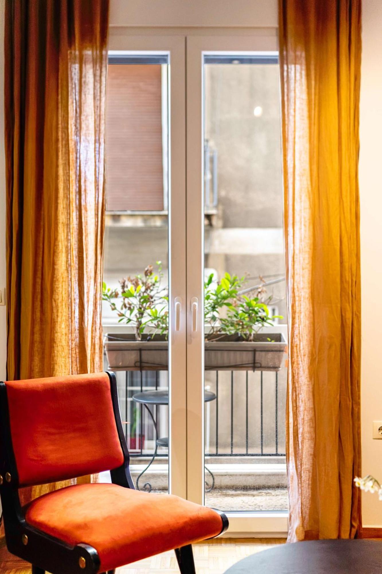O&O Group - Eclectic Chic Thissio Apartment أثينا المظهر الخارجي الصورة