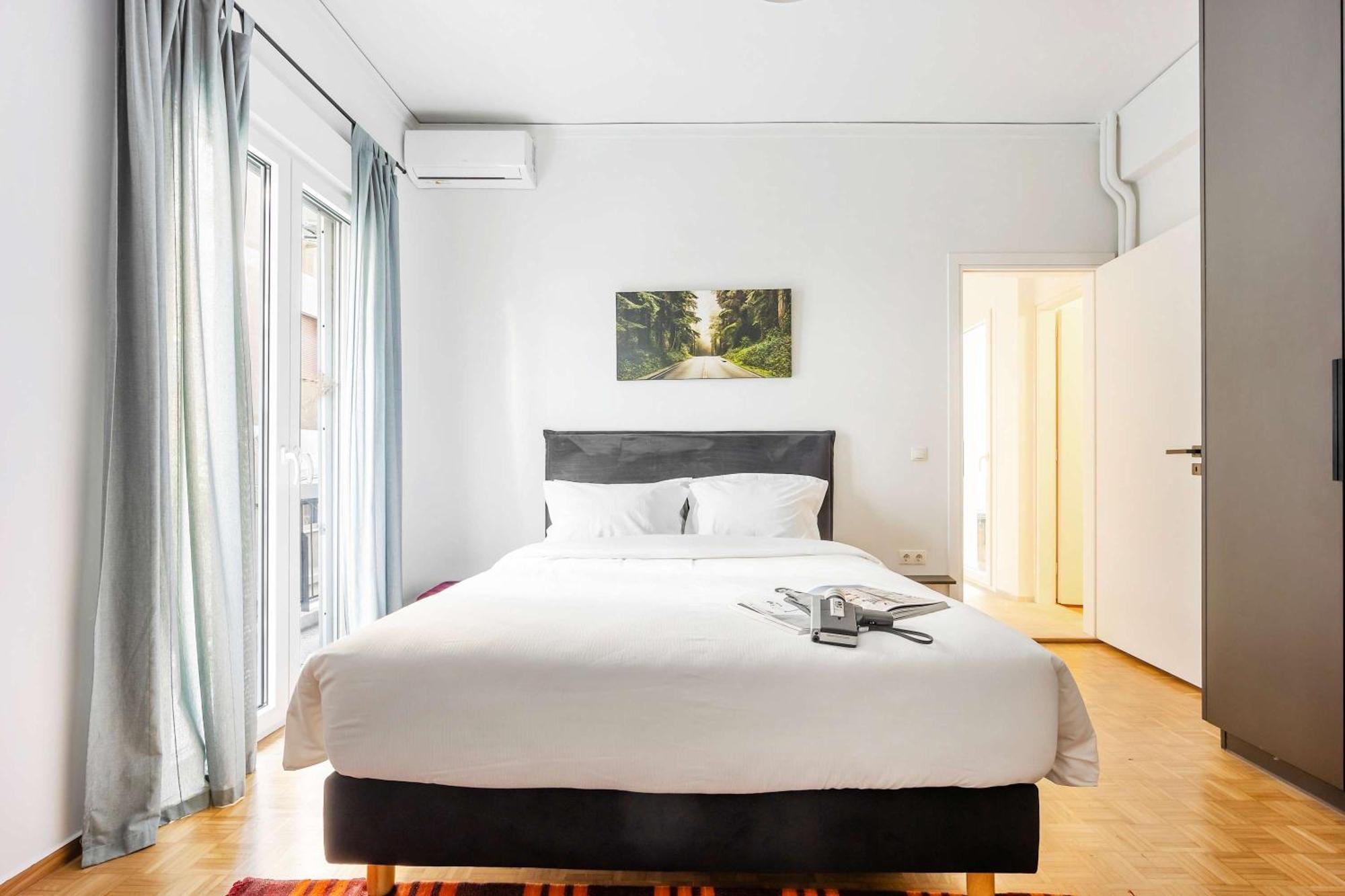 O&O Group - Eclectic Chic Thissio Apartment أثينا المظهر الخارجي الصورة